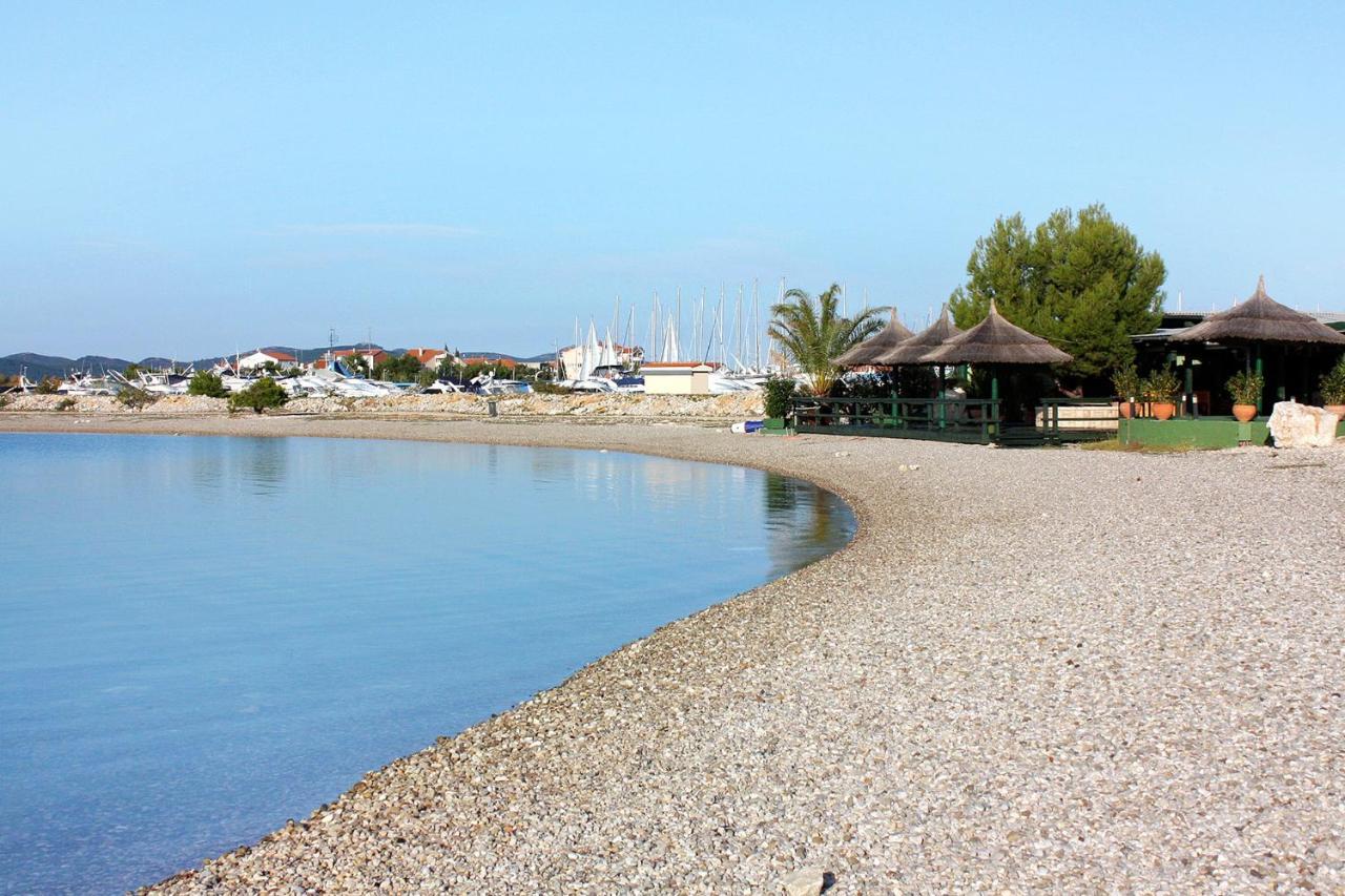 Apartments By The Sea Sukosan, Zadar - 5863 Bagian luar foto