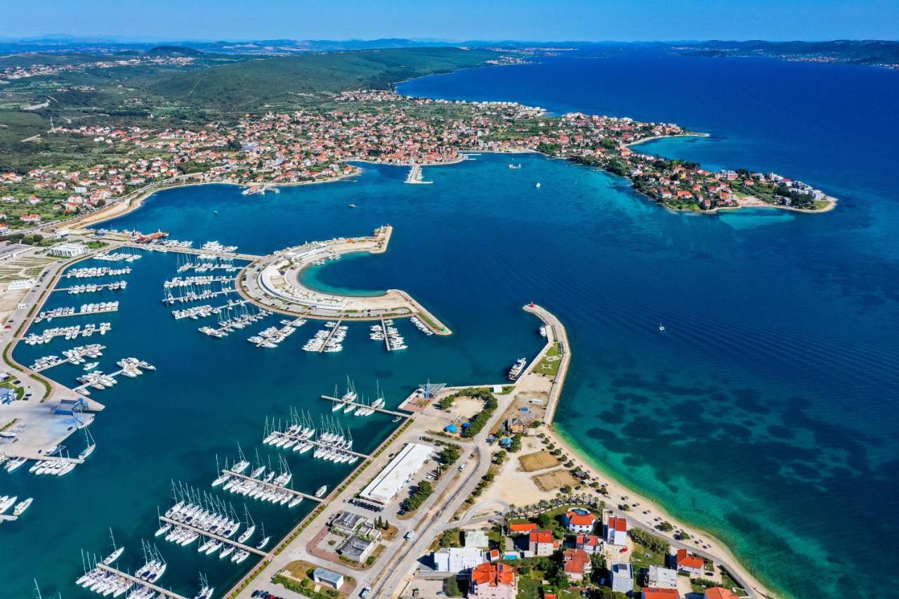 Apartments By The Sea Sukosan, Zadar - 5863 Bagian luar foto